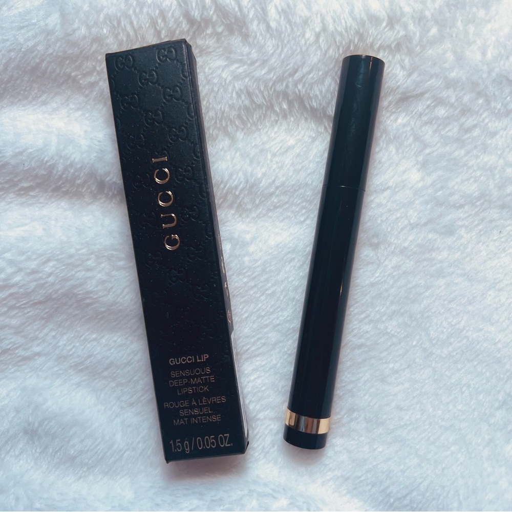 Gucci Sensuous Deep Matte Lipstick-  300 Iconic Red